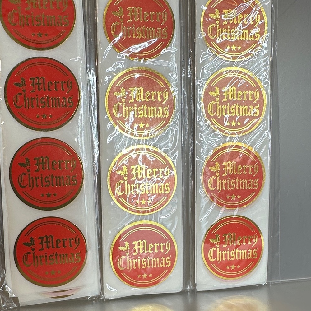 300 Count 1 Inch Red and Gold Metallic Merry Christmas Stickers - Picture 6 of 7